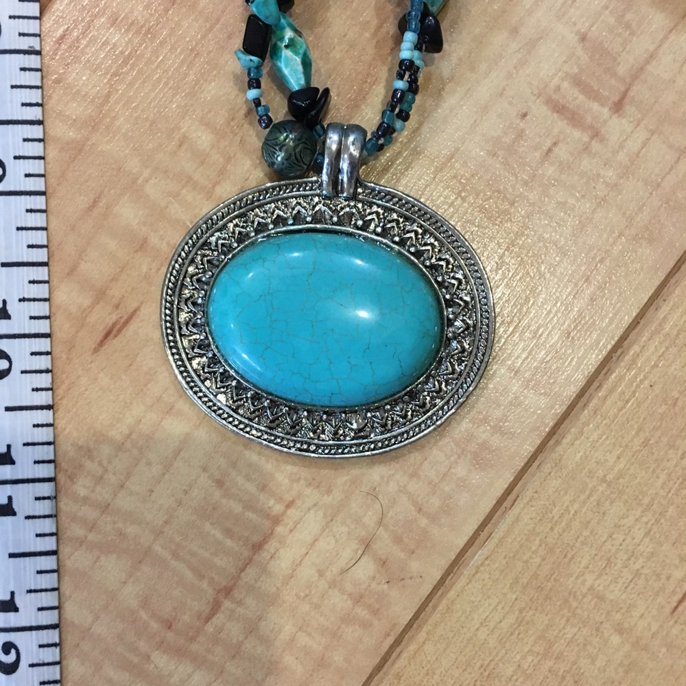“Turquoise look” and silver statement necklace